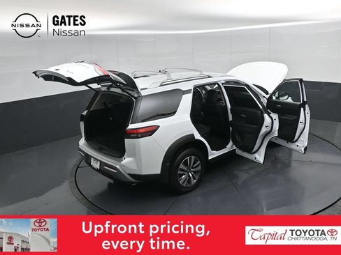 Used 2025 Nissan Pathfinder SL AWD/4WD image 53