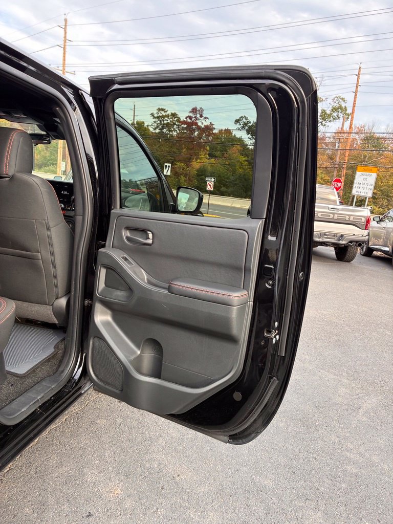 Used 2026 Nissan Frontier PRO-4X AWD/4WD image 23