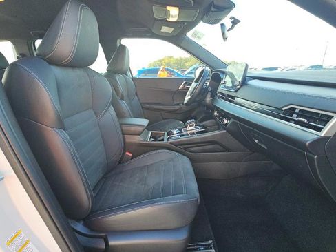 Used 2023 Mitsubishi Outlander SE image 6