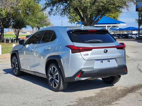 Used 2020 Lexus UX 200 w/ Accessory Package image 4