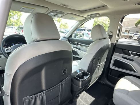 Certified 2022 Kia Telluride S FWD image 16