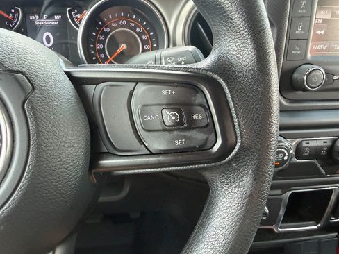 Used 2018 Jeep Wrangler Sport AWD/4WD image 34