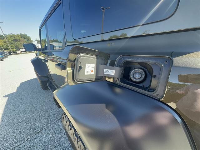 Used 2025 Ford Bronco Raptor AWD/4WD image 28
