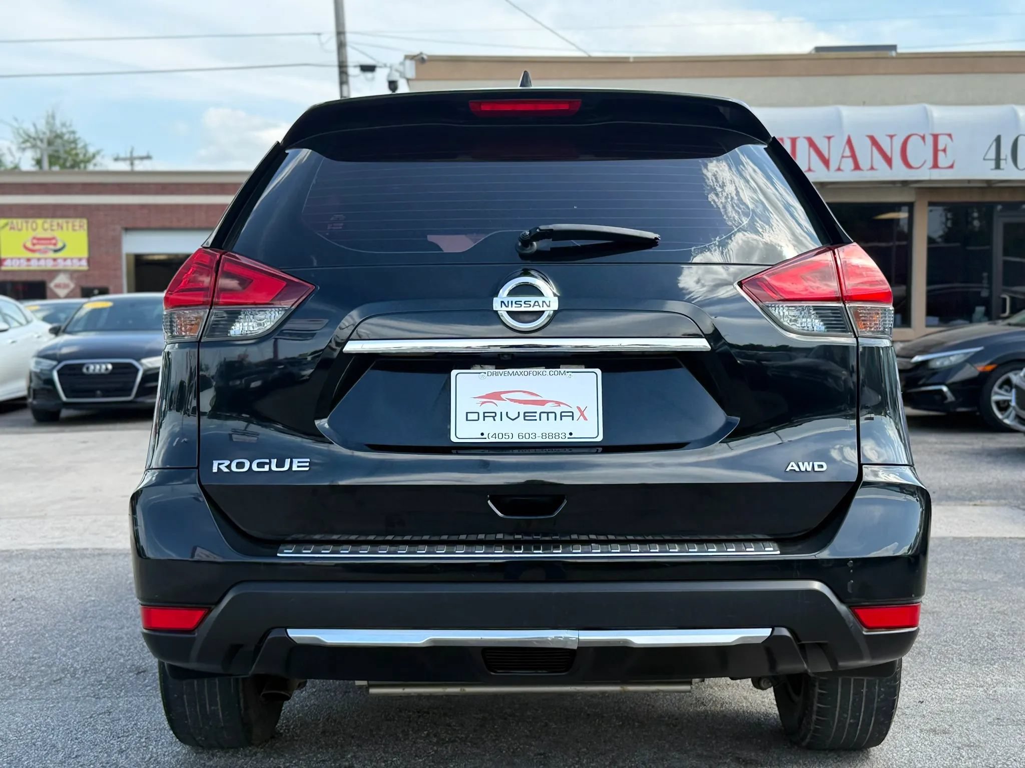 Used 2017 Nissan Rogue S AWD/4WD image 4