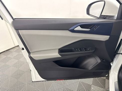 Used 2022 Volkswagen Taos SE w/ IQ.Drive SE Package image 19