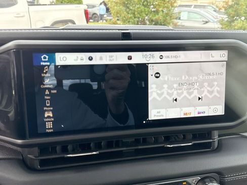 Used 2024 Jeep Gladiator Mojave w/ Technology Group image 18