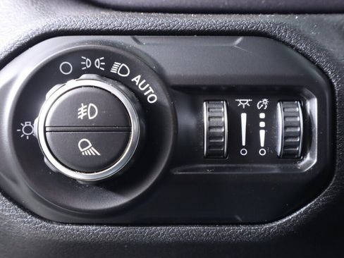 Used 2020 Jeep Gladiator Mojave AWD/4WD image 11
