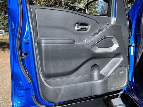 Used 2024 Nissan Frontier SL w/ Technology Package image 17