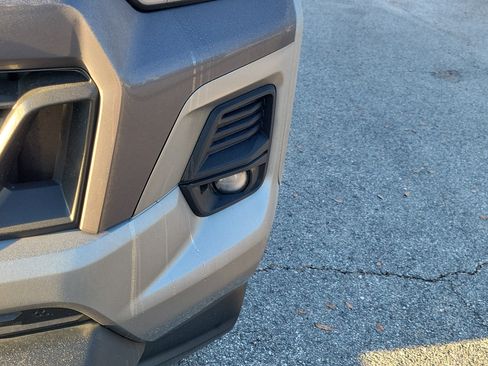 Used 2023 Chevrolet Colorado LT w/ LT Convenience Package image 4