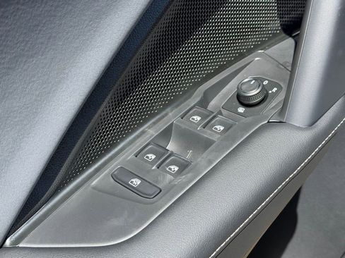 New 2026 Volkswagen Tiguan SE FWD image 20