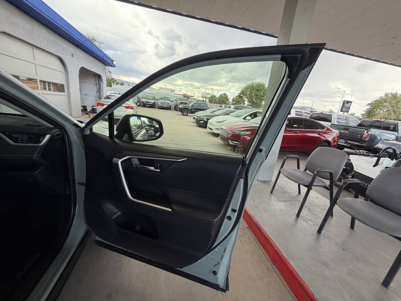 Used 2019 Toyota RAV4 XLE Premium w/ Advanced Technology Package AWD/4WD image 15