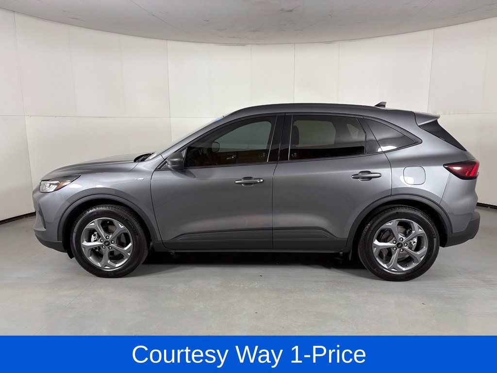 Used 2026 Ford Escape ST-Line w/ Tech Pack #1 FWD image 6