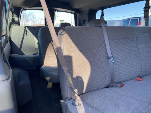 Used 2017 Chevrolet Express 3500 LT w/ LT Preferred Equipment Group image 10