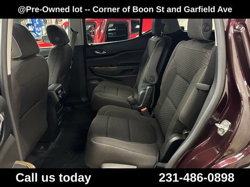 Used 2017 GMC Acadia SLE AWD/4WD image 27
