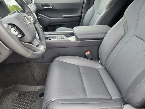 Certified 2026 Lexus GX 550 AWD/4WD image 9