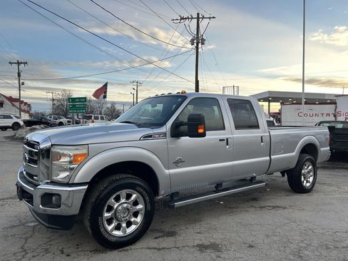 Used 2015 Ford F350 Lariat w/ Lariat Interior Package image 2