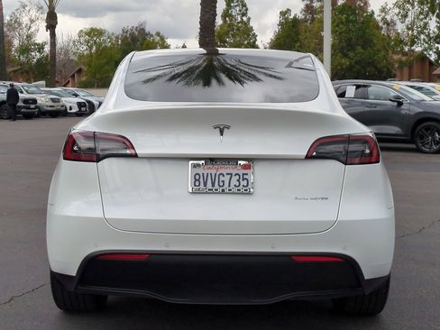 Used 2021 Tesla Model Y Long Range image 6