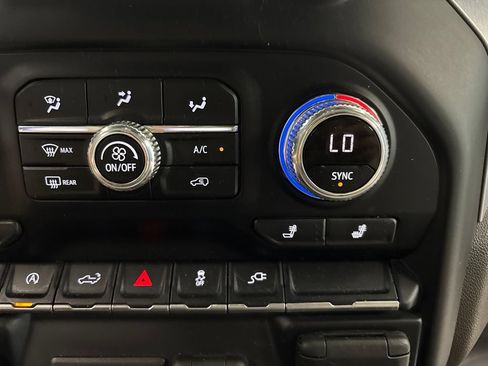 Used 2021 GMC Sierra 1500 SLE w/ Preferred Package AWD/4WD image 26