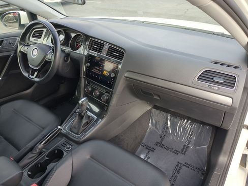 Used 2018 Volkswagen Golf S image 35