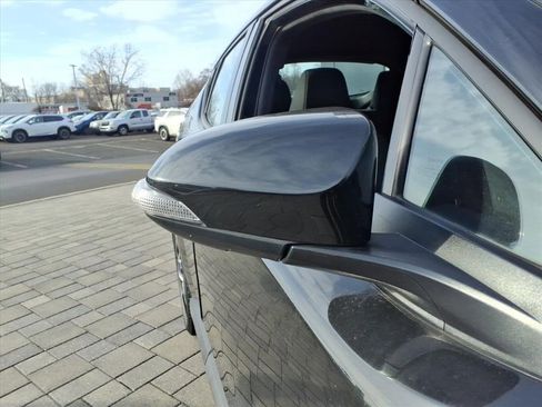 Used 2021 Toyota C-HR XLE image 11