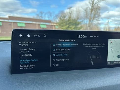 Used 2024 Genesis Electrified GV70 Advanced image 32