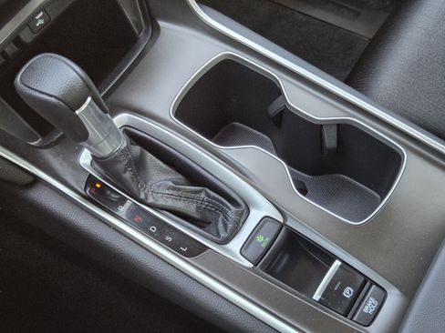 Used 2020 Honda Accord LX image 16
