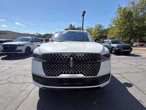 New 2025 Lincoln Navigator Reserve image 14