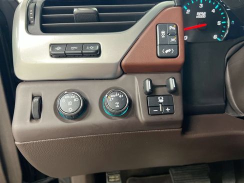 Used 2019 Chevrolet Tahoe Premier AWD/4WD image 19