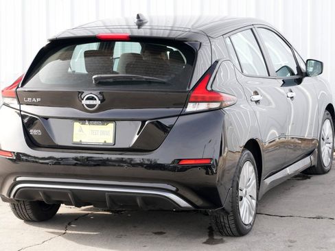 Used 2025 Nissan Leaf S image 45