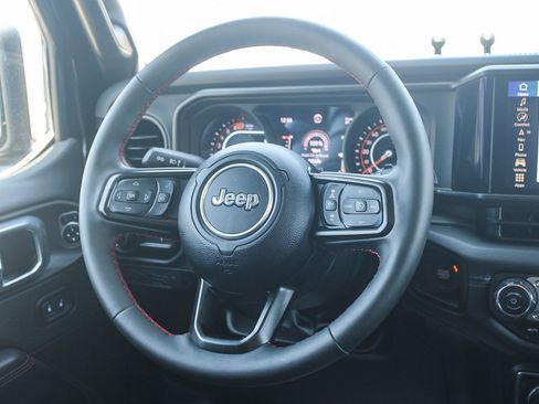 Used 2024 Jeep Wrangler Unlimited Rubicon AWD/4WD image 17