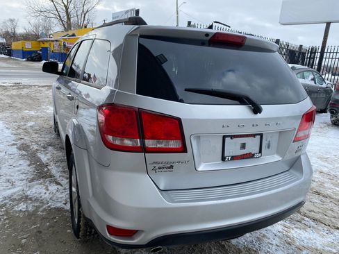 Used 2014 Dodge Journey SXT w/ Flexible Seating Group image 2