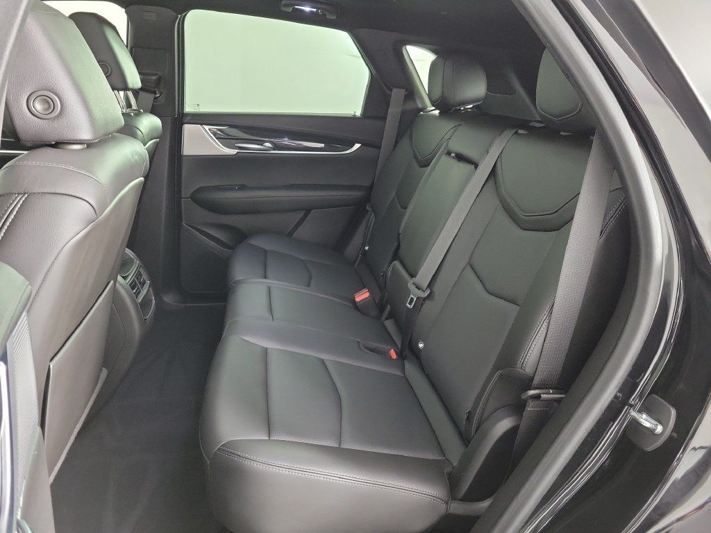 Used 2023 Cadillac XT5 Premium Luxury w/ Technology Package FWD image 12
