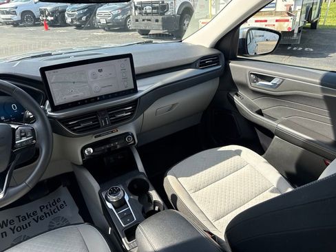 Used 2023 Ford Escape Active w/ Tech Pack #2 AWD/4WD image 11