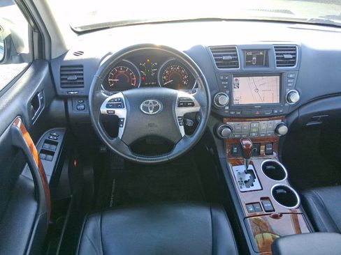 Used 2012 Toyota Highlander Limited image 9