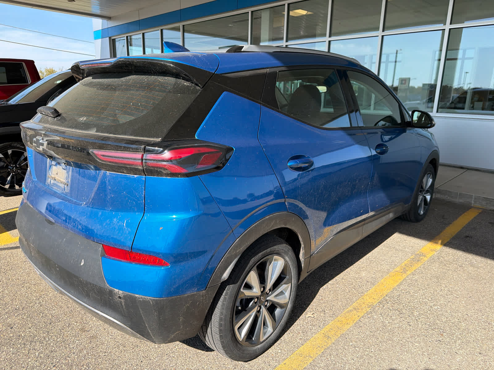 Used 2022 Chevrolet Bolt EUV LT w/ Convenience Package FWD image 4