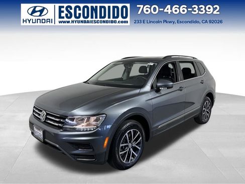 Used 2020 Volkswagen Tiguan SE w/ Panoramic Sunroof Package image 1