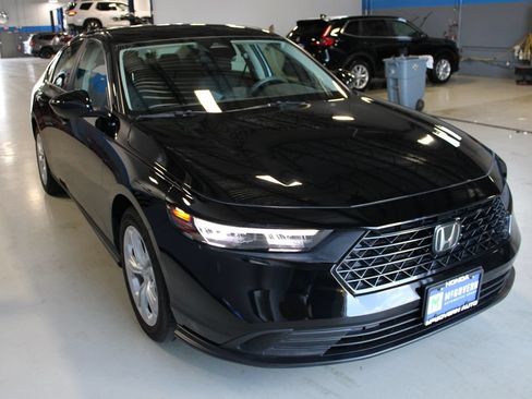 Used 2023 Honda Accord LX image 3