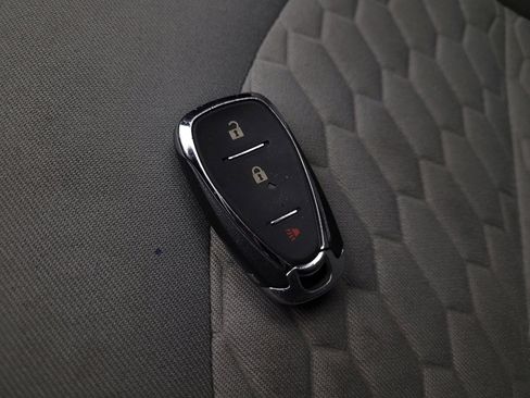 Used 2020 Chevrolet Equinox LS w/ LS Convenience Package image 32