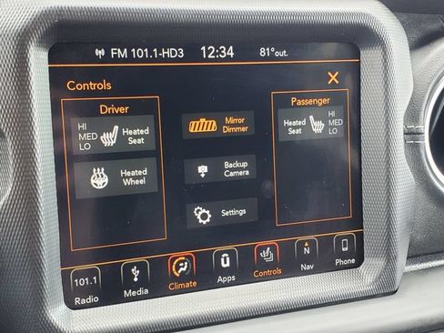 Used 2018 Jeep Wrangler Unlimited Sahara AWD/4WD image 22