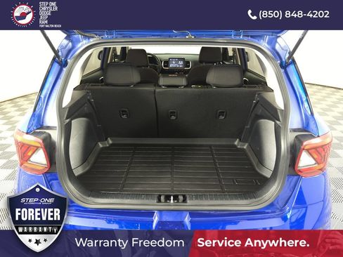 Used 2023 Hyundai Venue SEL FWD image 30