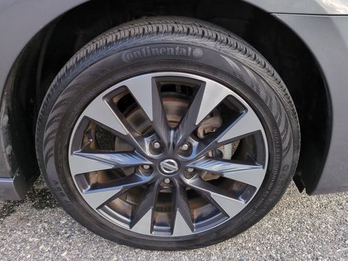 Used 2019 Nissan Sentra SR image 11