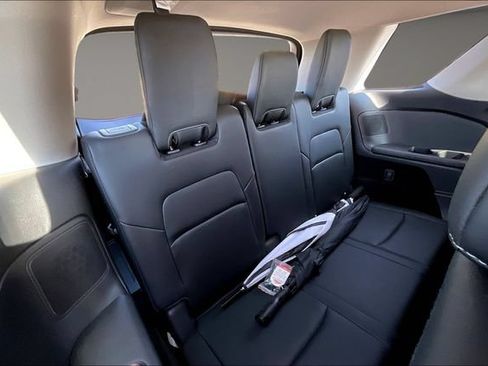 Certified 2025 Nissan Pathfinder Platinum w/ Cargo Package FWD image 26