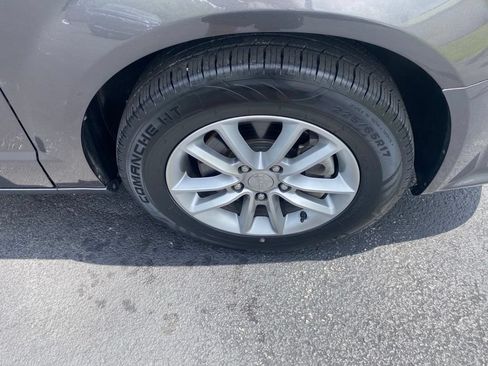 Used 2019 Dodge Grand Caravan SE FWD image 23
