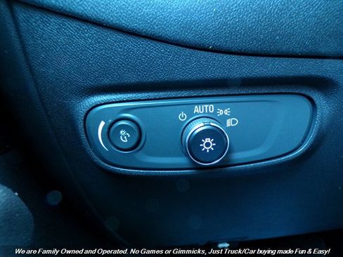 Used 2022 Chevrolet Equinox LS w/ LS Convenience Package image 41