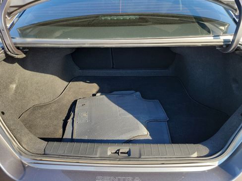 Certified 2023 Nissan Sentra SR w/ SR Premium Package image 8