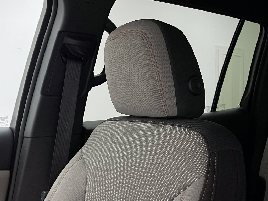Used 2026 Chevrolet Traverse LT w/ Driver Confidence Package FWD image 46