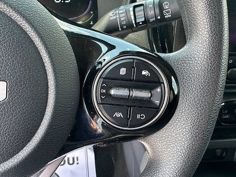 Used 2023 Kia Soul S FWD image 23