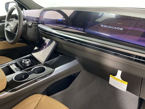New 2026 Cadillac Escalade Luxury w/ Touring Package image 31