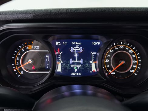 Used 2024 Jeep Wrangler Unlimited Sport AWD/4WD image 4