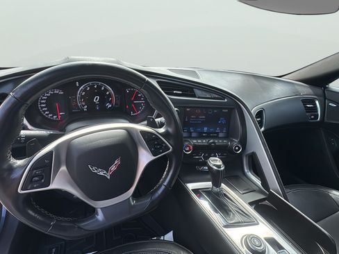Used 2019 Chevrolet Corvette Stingray Coupe w/ Carbon Flash Badge Package RWD image 31